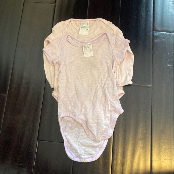 Bundle of 4 Uniqlo one piece - Picture 2 of 4